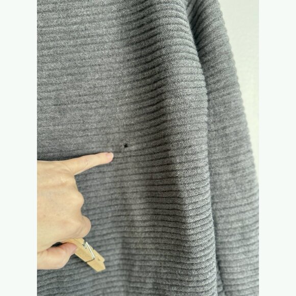 Theory Noble Gray Wool Ribbed Mock Neck Sweater Men’s Size Large Quiet Luxury - Picture 9 of 10